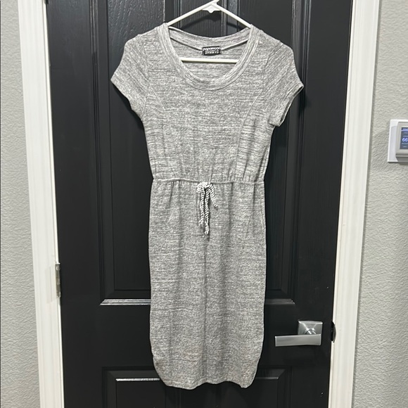 Papermoon Gray Sheath Midi Dress Crew Neck Short Sleeve - Picture 1 of 4